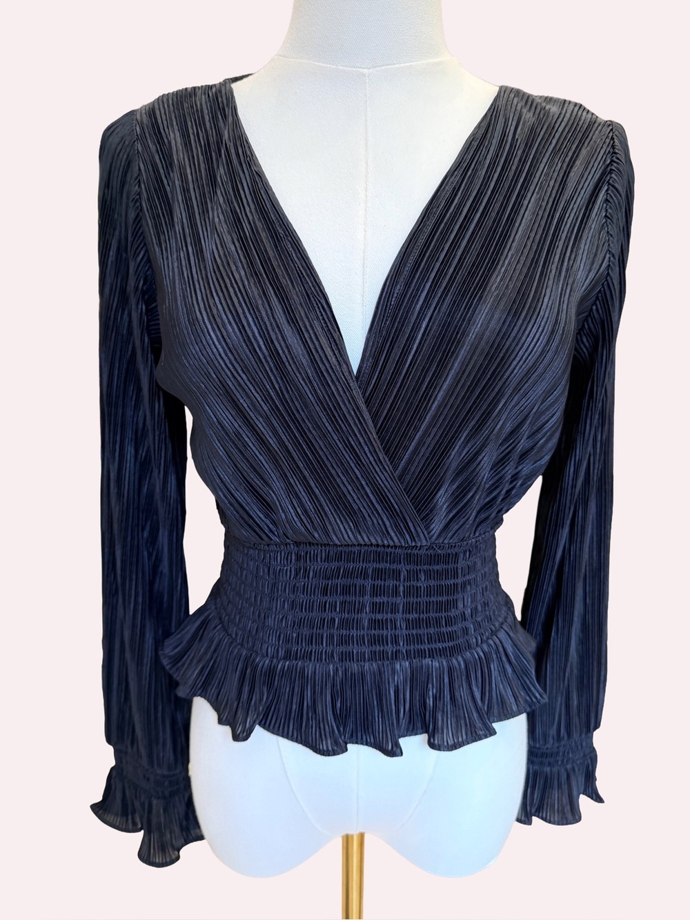Leith Plisse Smocked Blouse Black Extra Small XS Excellent Condition